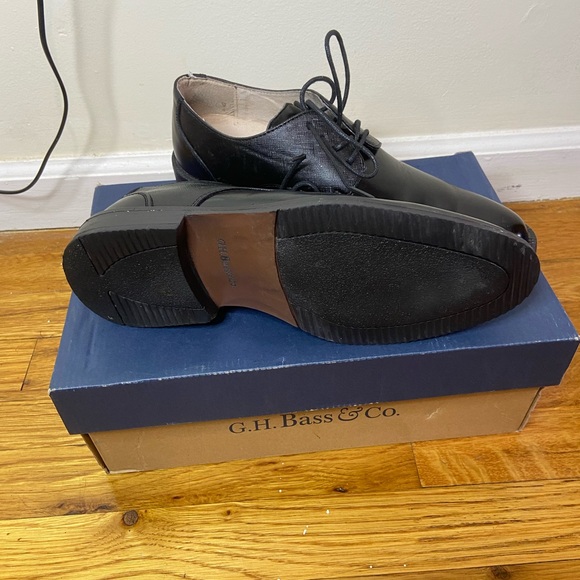 Shoes - Picture 4 of 4